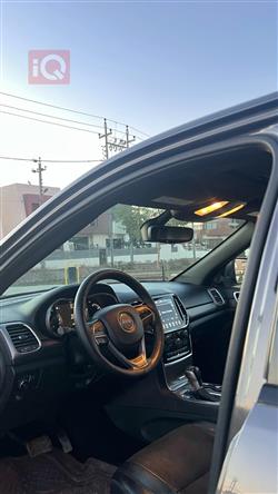 جیپ گراند شیرۆکی